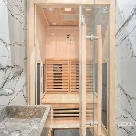 Flexliving - Whole House - Vincent Auriol Apartment Paris