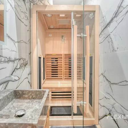 Flexliving - Whole House - Vincent Auriol Apartment *