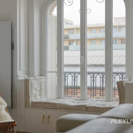 Flexliving - Whole House - Vincent Auriol Apartment *